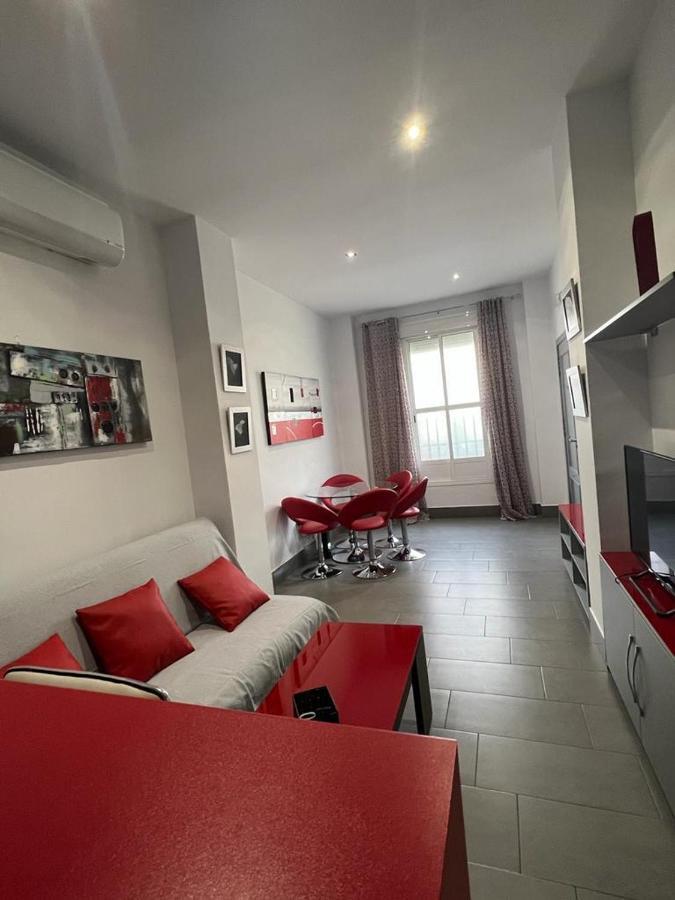 180 Home Un Sueno En El Corazon De Triana Voluntad Sevilla Bagian luar foto