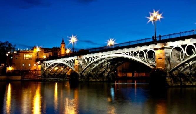 180 Home Un Sueno En El Corazon De Triana Voluntad Sevilla Bagian luar foto